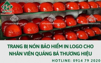 Trang bị nón bảo hiểm in logo cho nhân viên quảng bá thương hiệu