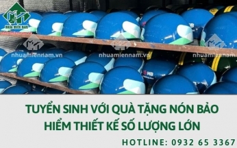 Tuyển sinh với quà tặng nón bảo hiểm thiết kế số lượng lớn